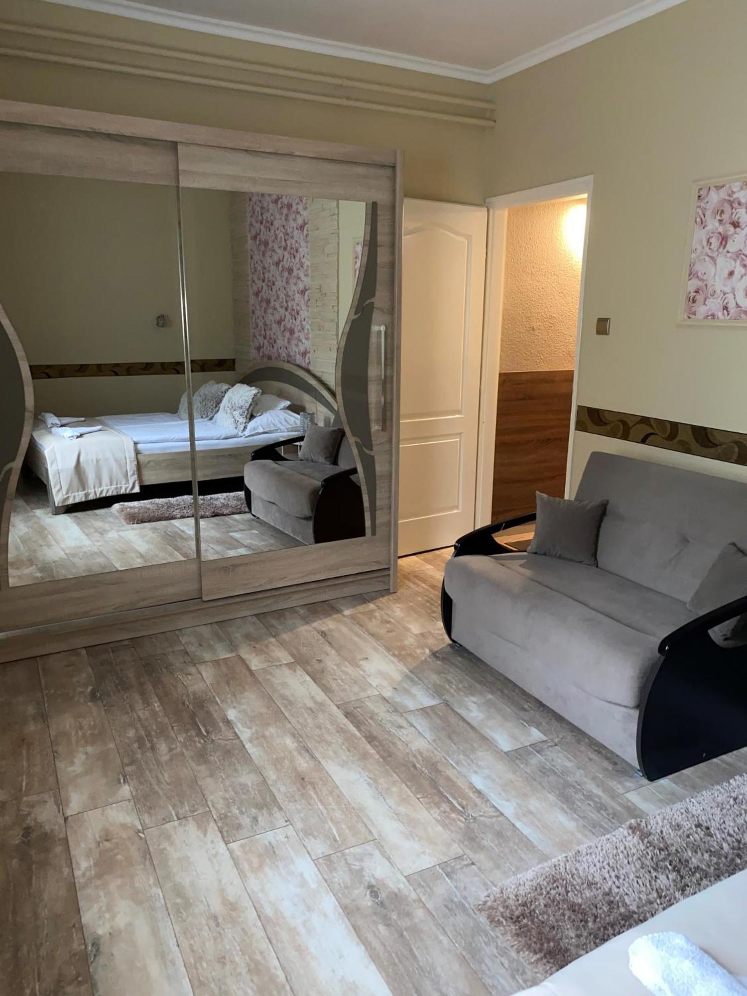 Kek Laguna Wellness Apartmanok Egerszalók Exteriér fotografie