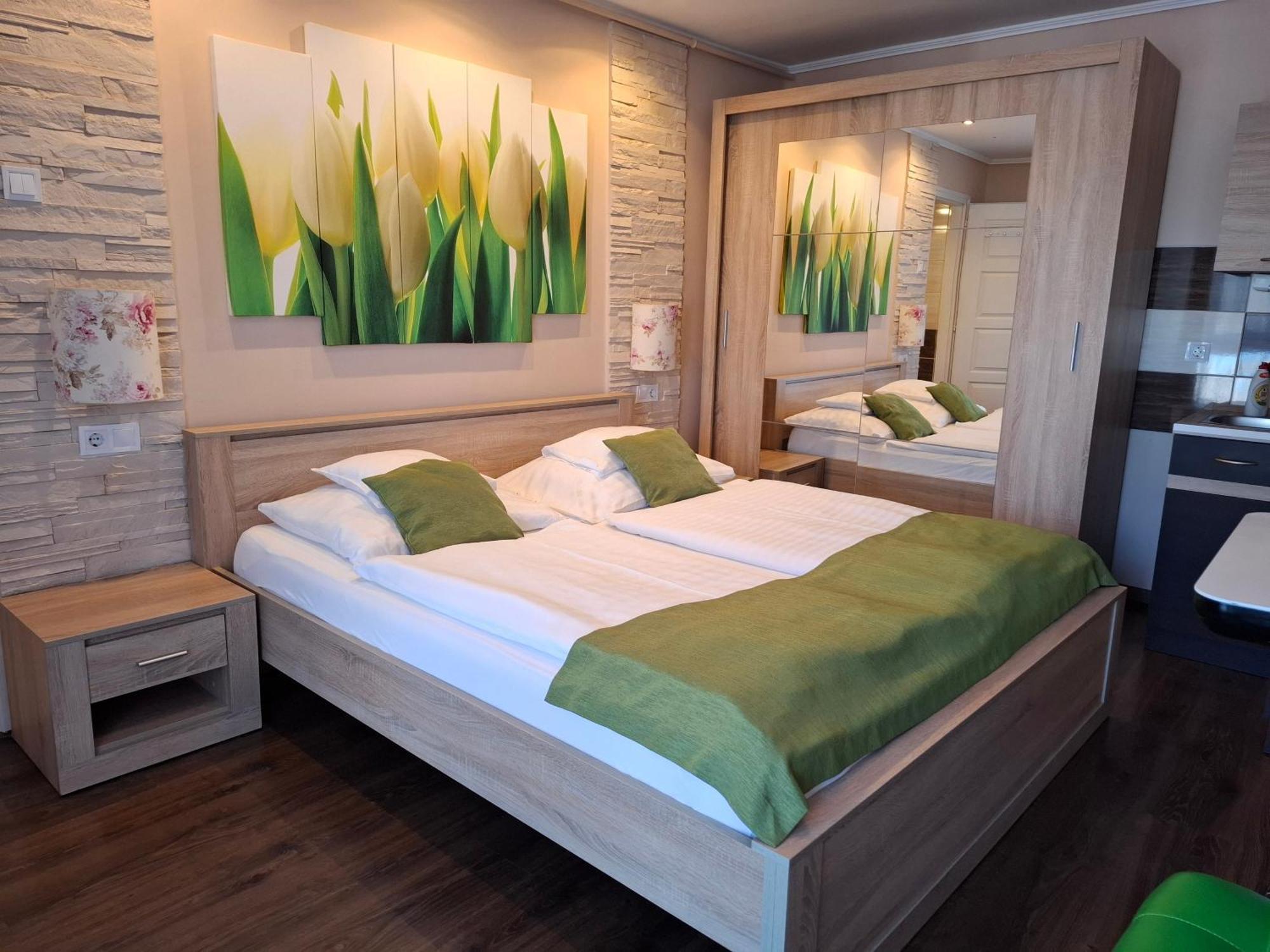 Kek Laguna Wellness Apartmanok Egerszalók Exteriér fotografie